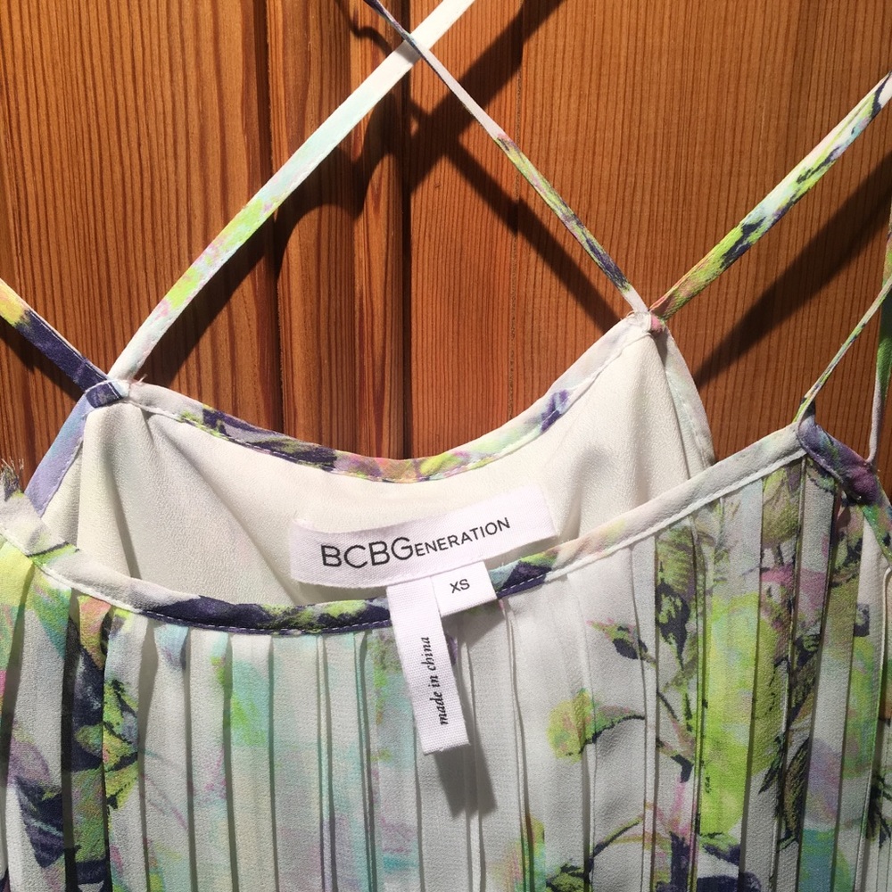 BCBG Spring Dress - Picture 2 of 5